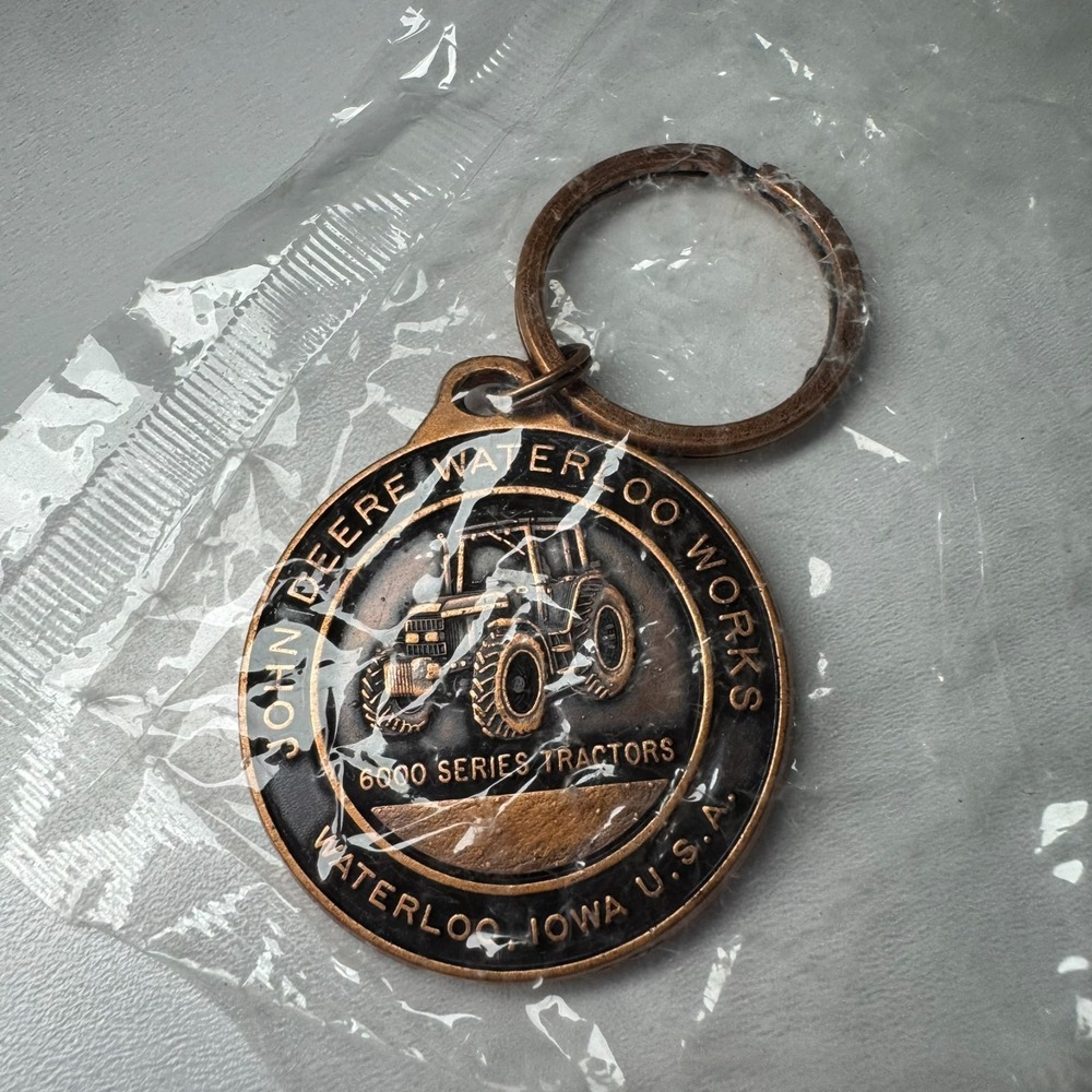 John Deere Keychain Key Ring Waterloo Works 8000 Series Tractor Iowa USA New